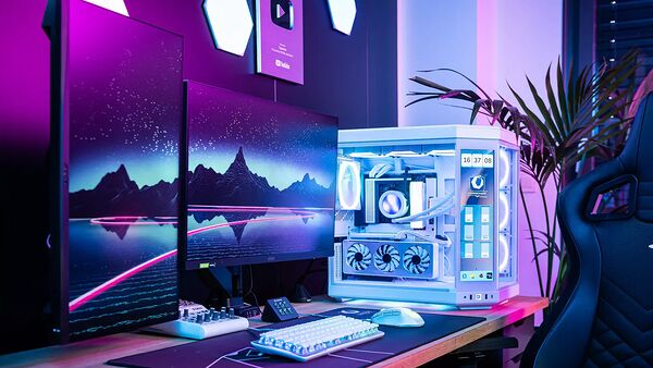 Composants d'un PC sur mesure disposés avant assemblage