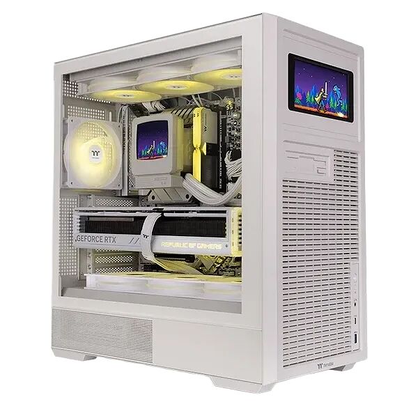PC blanc avec un boîtier vitré, équipé d'une carte graphique GeForce RTX et de ventilateurs rétroéclairés. Un petit écran LCD est intégré sur le côté du boîtier.