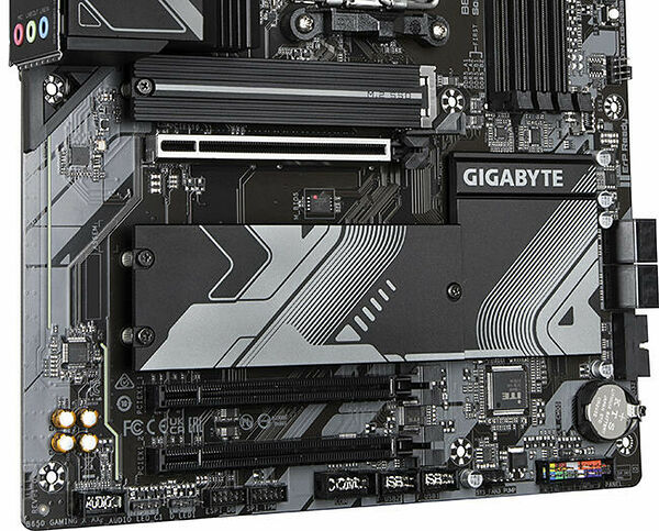 GIGABYTE B650 GAMING X AX (image:4)