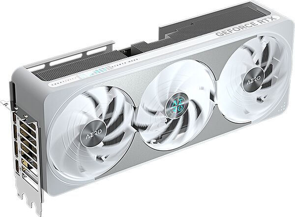 Carte graphique Gigabyte AERO avec trois ventilateurs blancs et un design épuré.