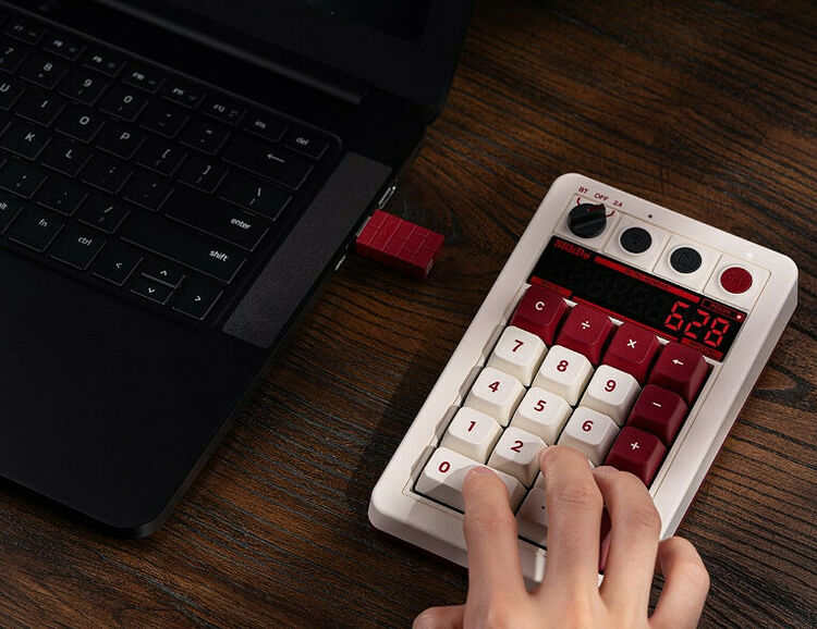 8BitDo Retro 18 Wireless Mechanical Number Keypad Famicom Edition (image:2)