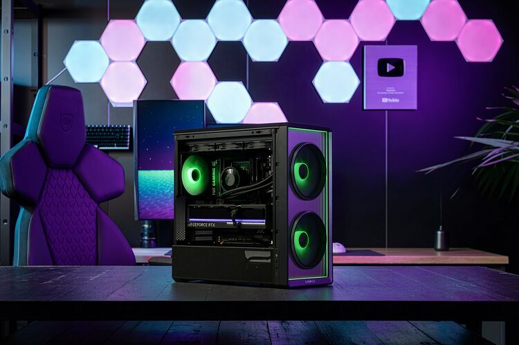 PC Gamer MIDNIGHT (image:2)