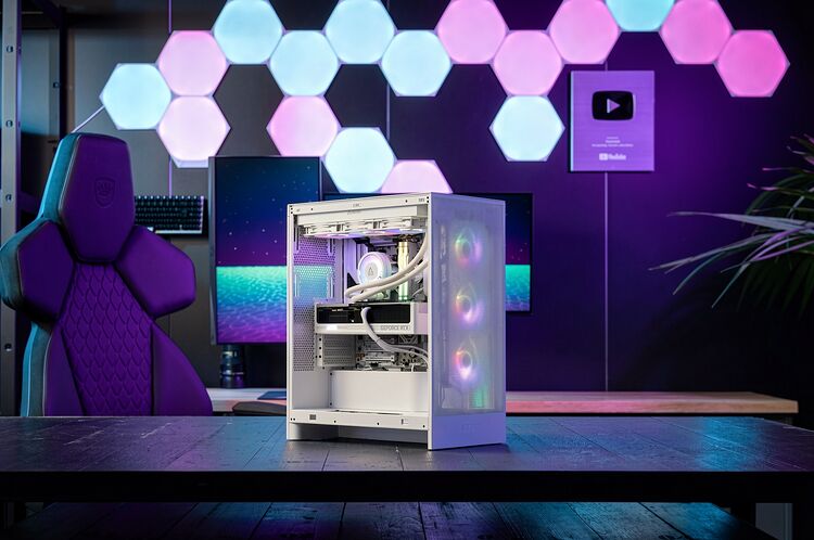 PC Gamer GLOWMIST (image:2)