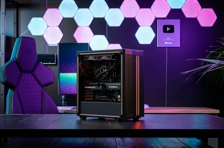 PC Gamer COLOSSUS (image:2)