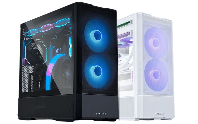 Deux boîtiers PC Lian Li avec panneaux latéraux en verre trempé et éclairage RGB, l'un de couleur noire et l'autre de couleur blanche.