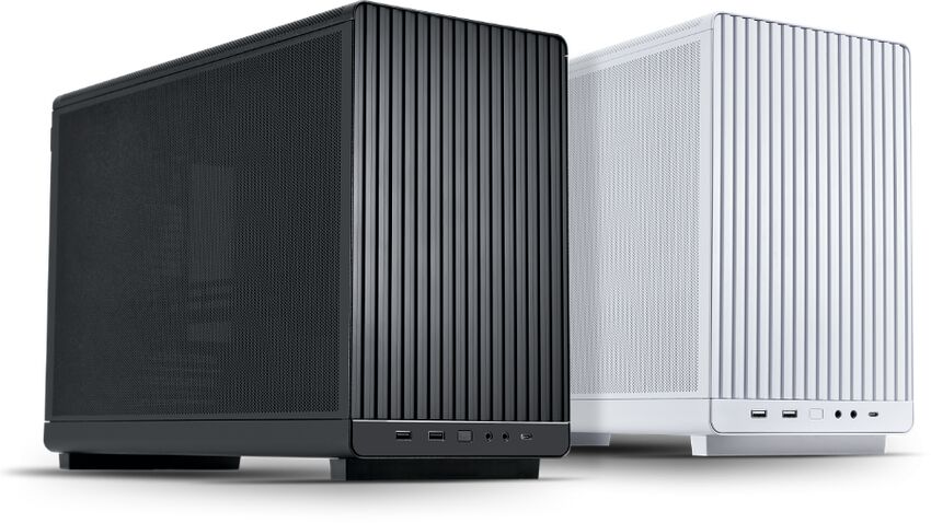 Deux boîtiers PC compacts avec un design à fines lignes verticales, l'un de couleur noire et l'autre de couleur blanche. Les deux boîtiers présentent une façade en mesh et des ports de connectivité en façade.